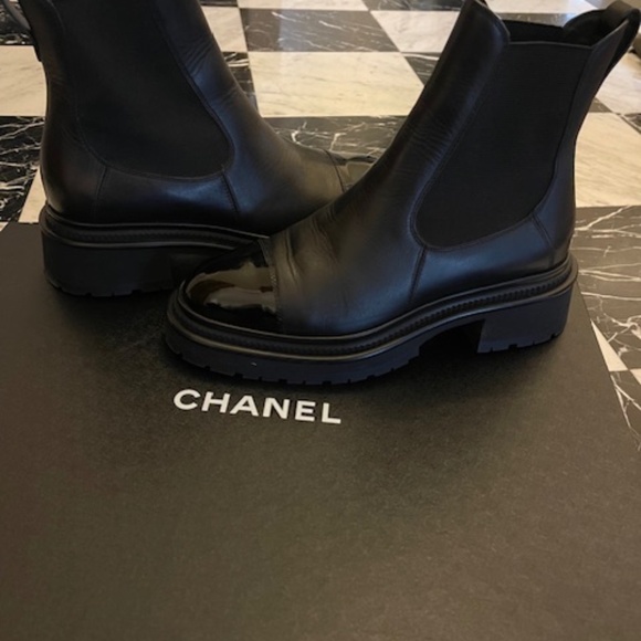 Chanel Calfskin Patent Cap Toe Ankle Boots 38 Black - Picture 6 of 16